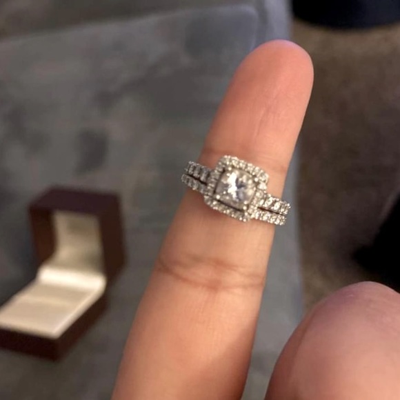 Wedding ring - Picture 3 of 3